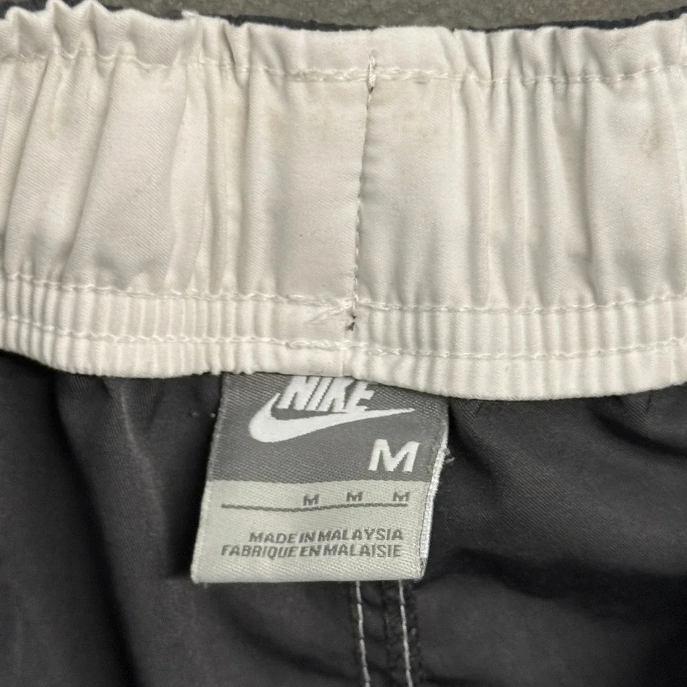 Nike Mens Cargo Board Shorts Grey White Contrast Stitch Swim Trunks Medium